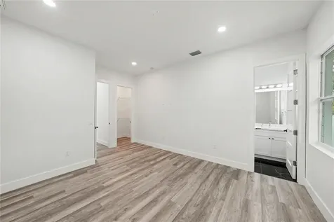 5240 66th Way N St Petersburg FL 33709