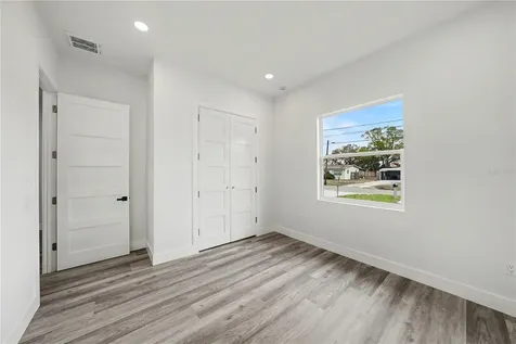 5240 66th Way N St Petersburg FL 33709