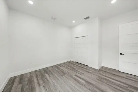 5240 66th Way N St Petersburg FL 33709