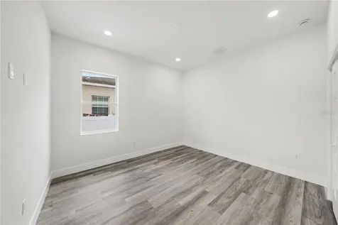 5240 66th Way N St Petersburg FL 33709