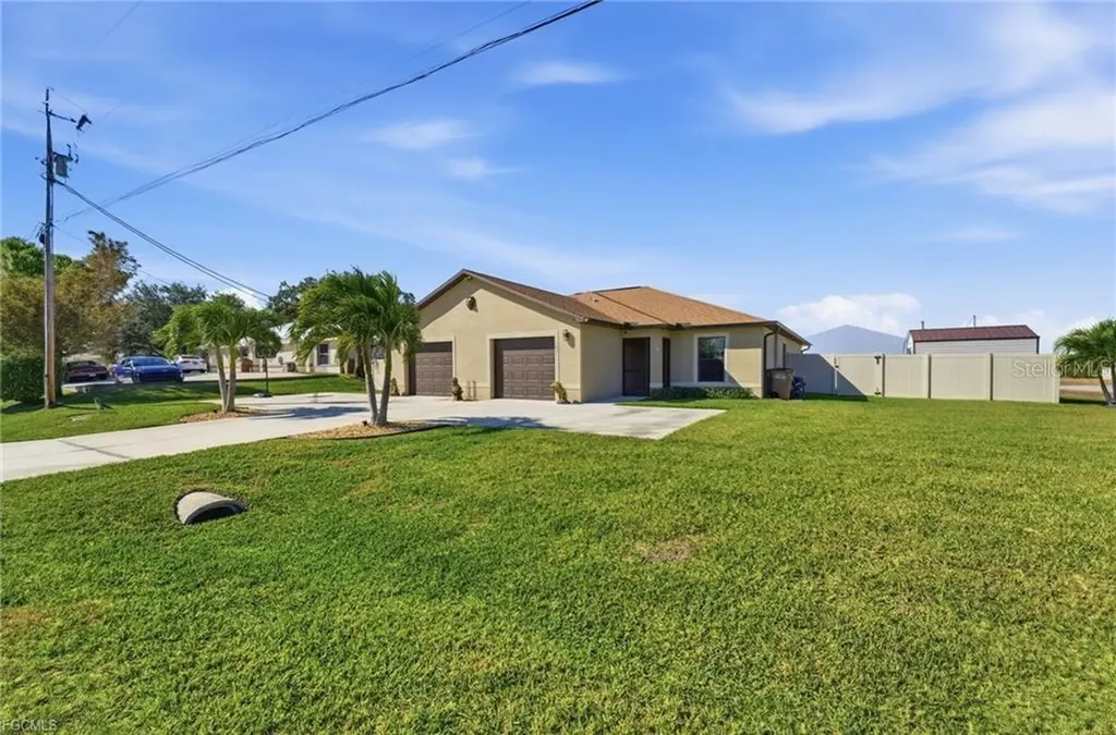 528 SE 5th Place Cape Coral FL 33990