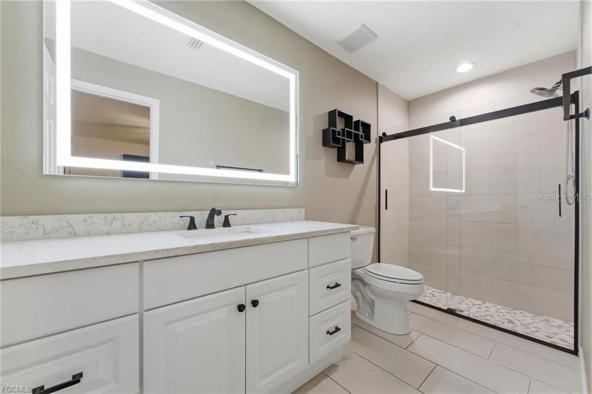 528 SE 5th Place Cape Coral FL 33990