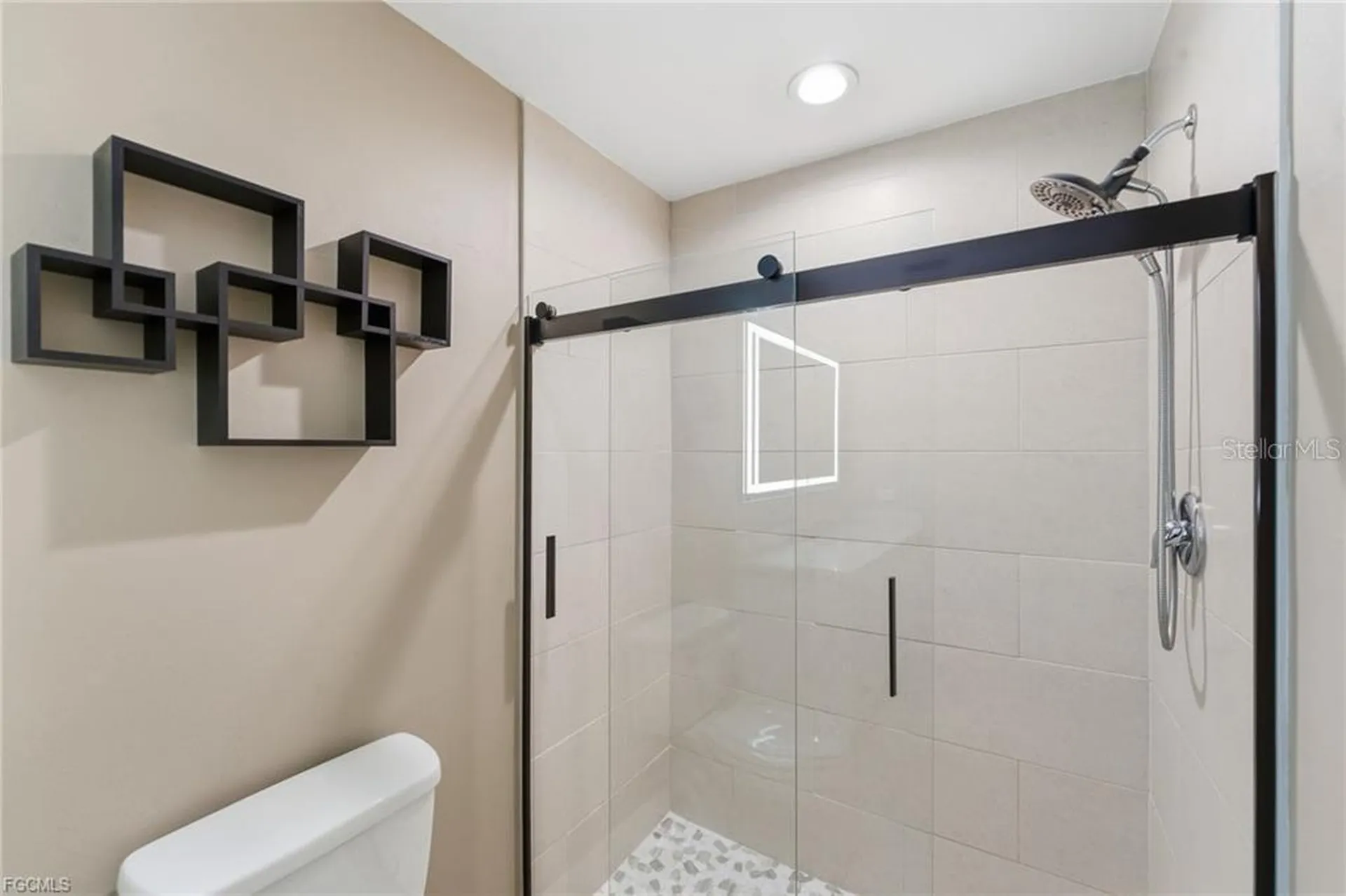 528 SE 5th Place Cape Coral FL 33990