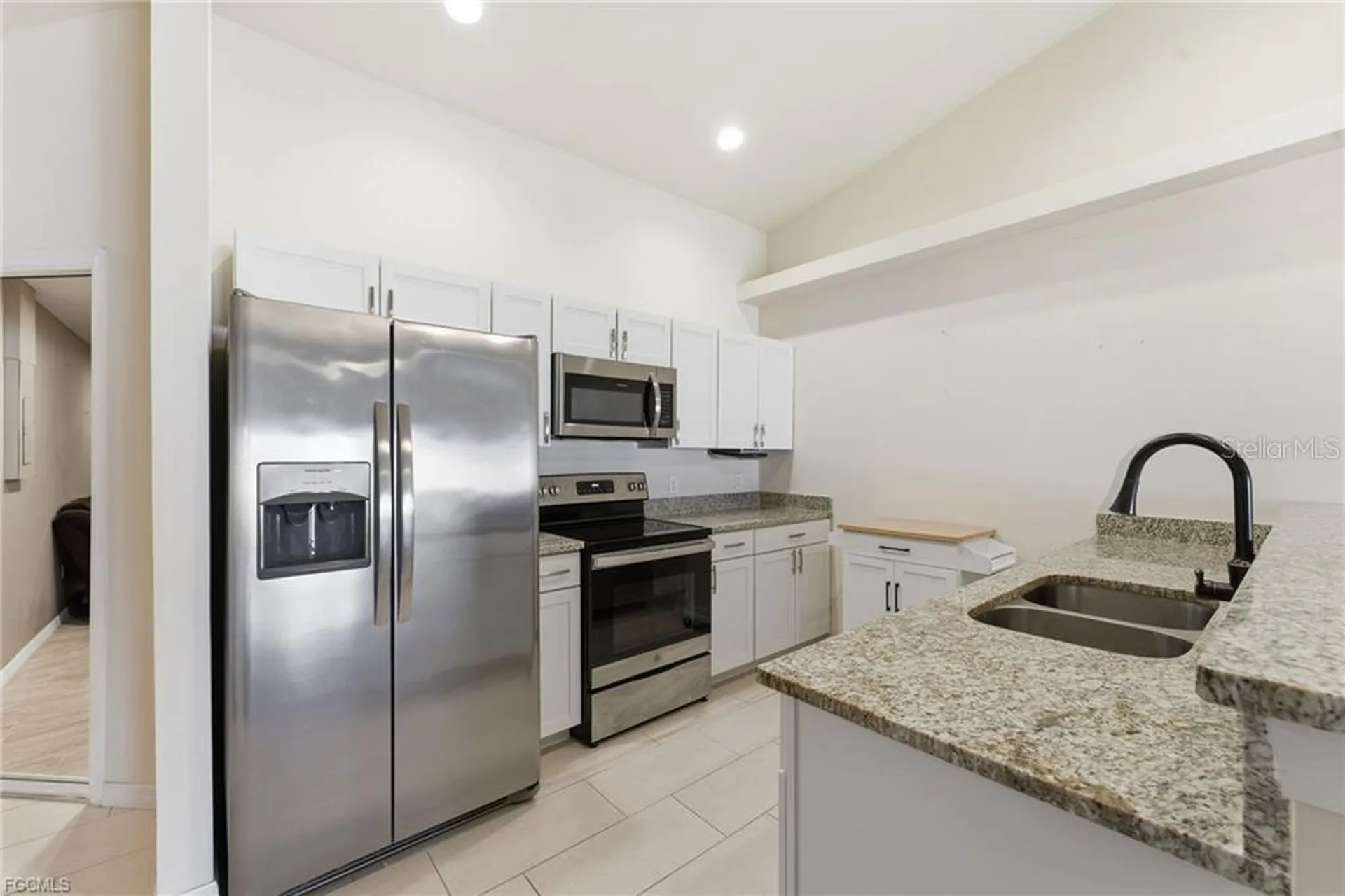 528 SE 5th Place Cape Coral FL 33990