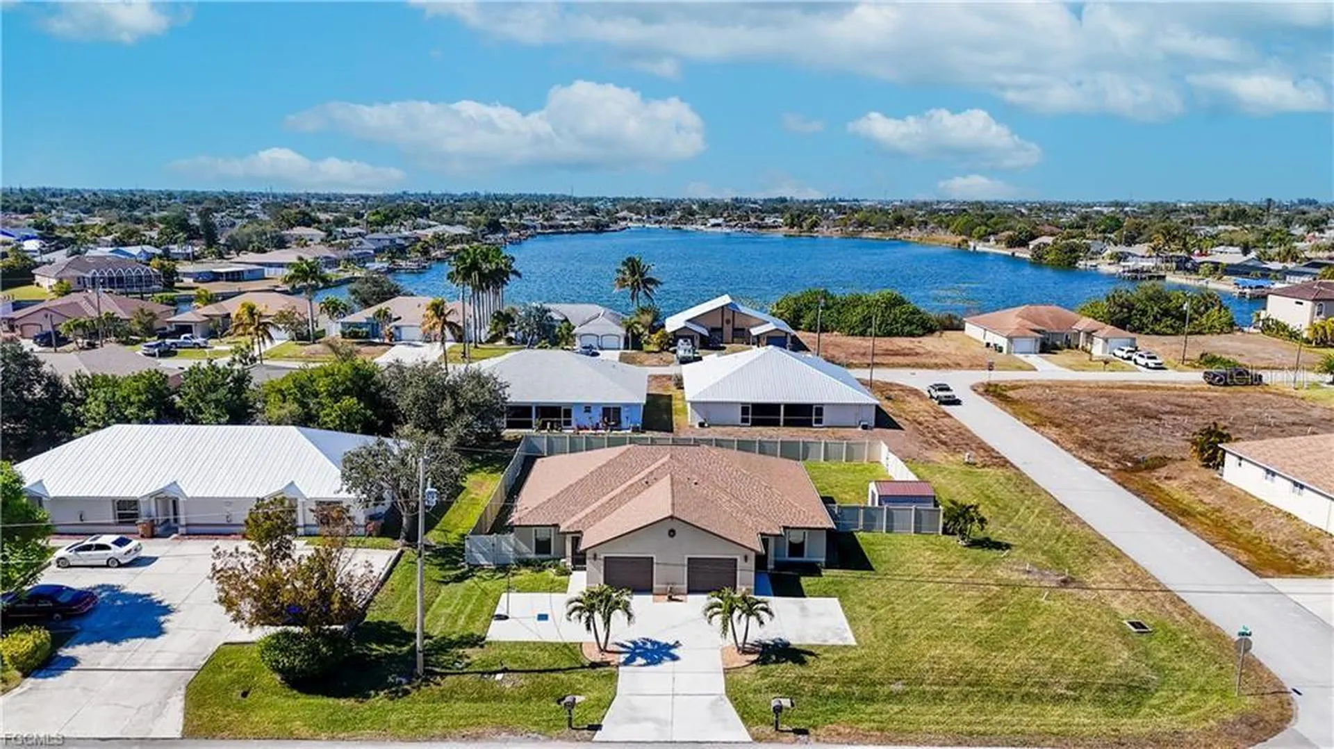 528 SE 5th Place Cape Coral FL 33990