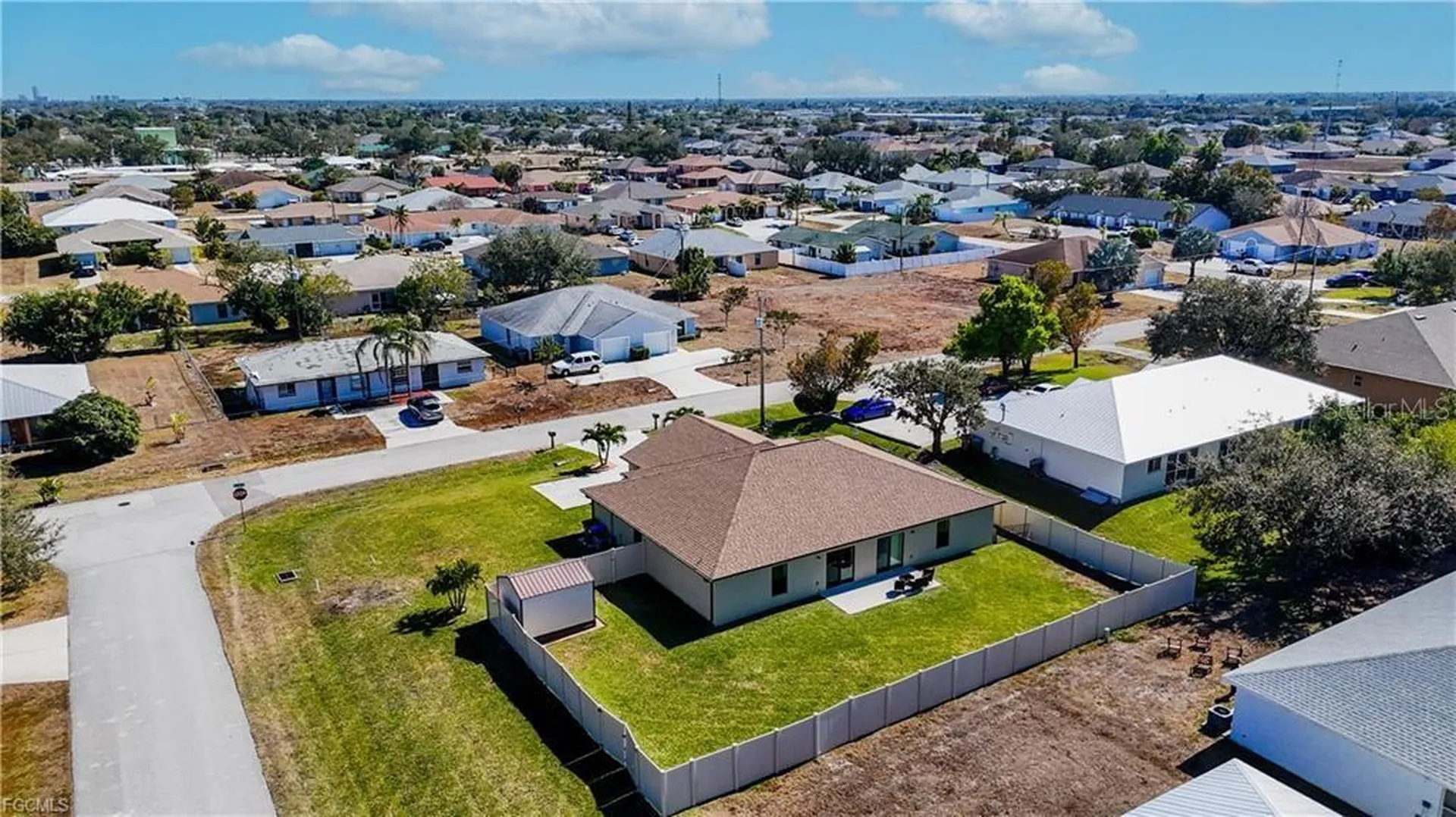 528 SE 5th Place Cape Coral FL 33990