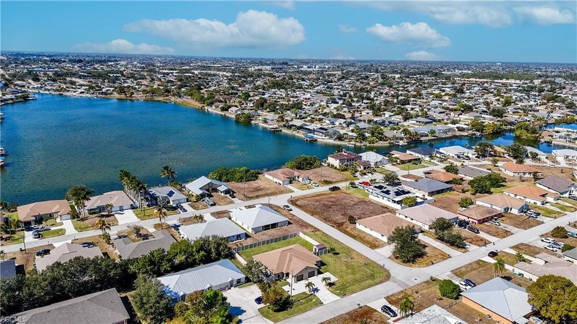 528 SE 5th Place Cape Coral FL 33990