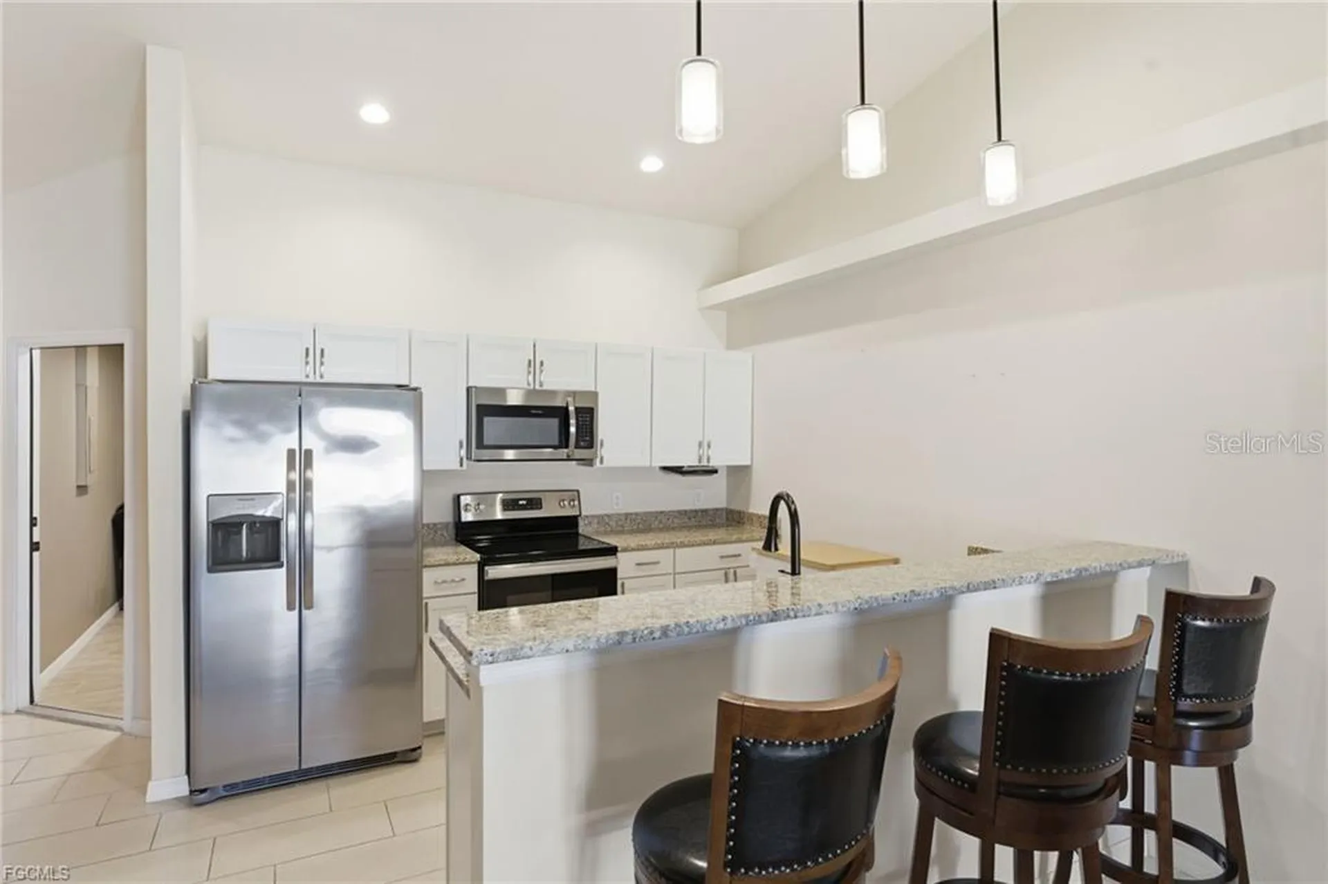 528 SE 5th Place Cape Coral FL 33990