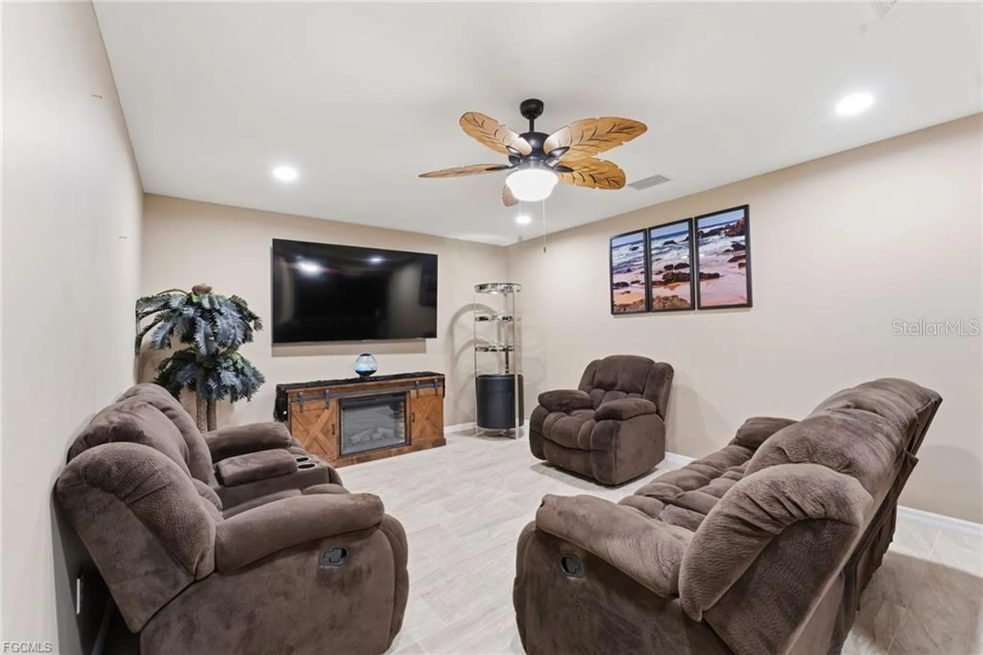 528 SE 5th Place Cape Coral FL 33990