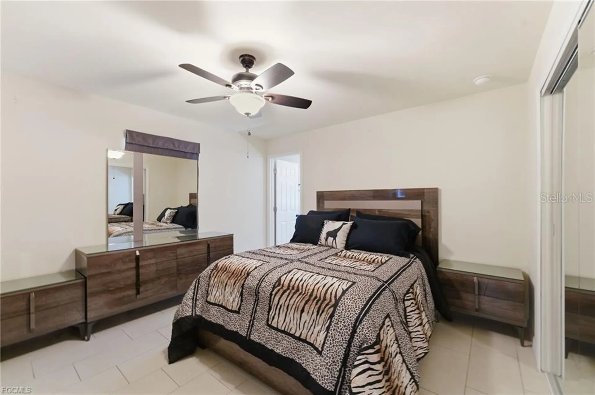 528 SE 5th Place Cape Coral FL 33990