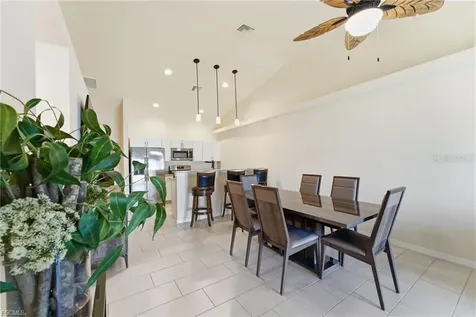 528 SE 5th Place Cape Coral FL 33990