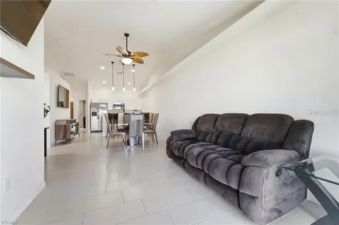 528 SE 5th Place Cape Coral FL 33990