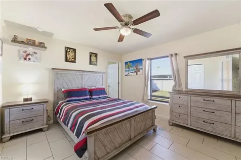 528 SE 5th Place Cape Coral FL 33990