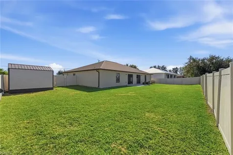528 SE 5th Place Cape Coral FL 33990