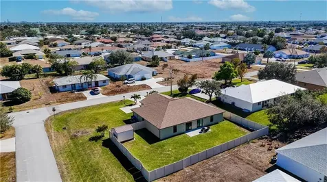 528 SE 5th Place Cape Coral FL 33990