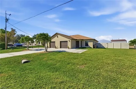 528 SE 5th Place Cape Coral FL 33990