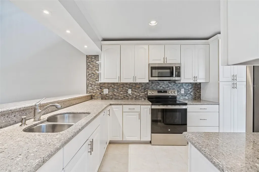 8230 Ambrose Cove Way Orlando FL 32819