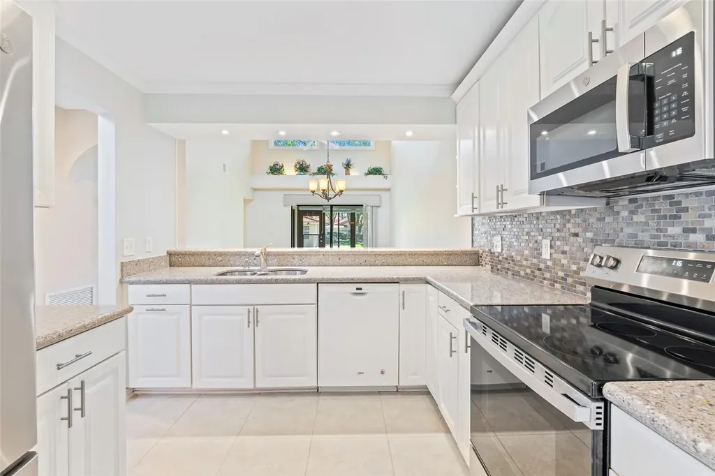 8230 Ambrose Cove Way Orlando FL 32819