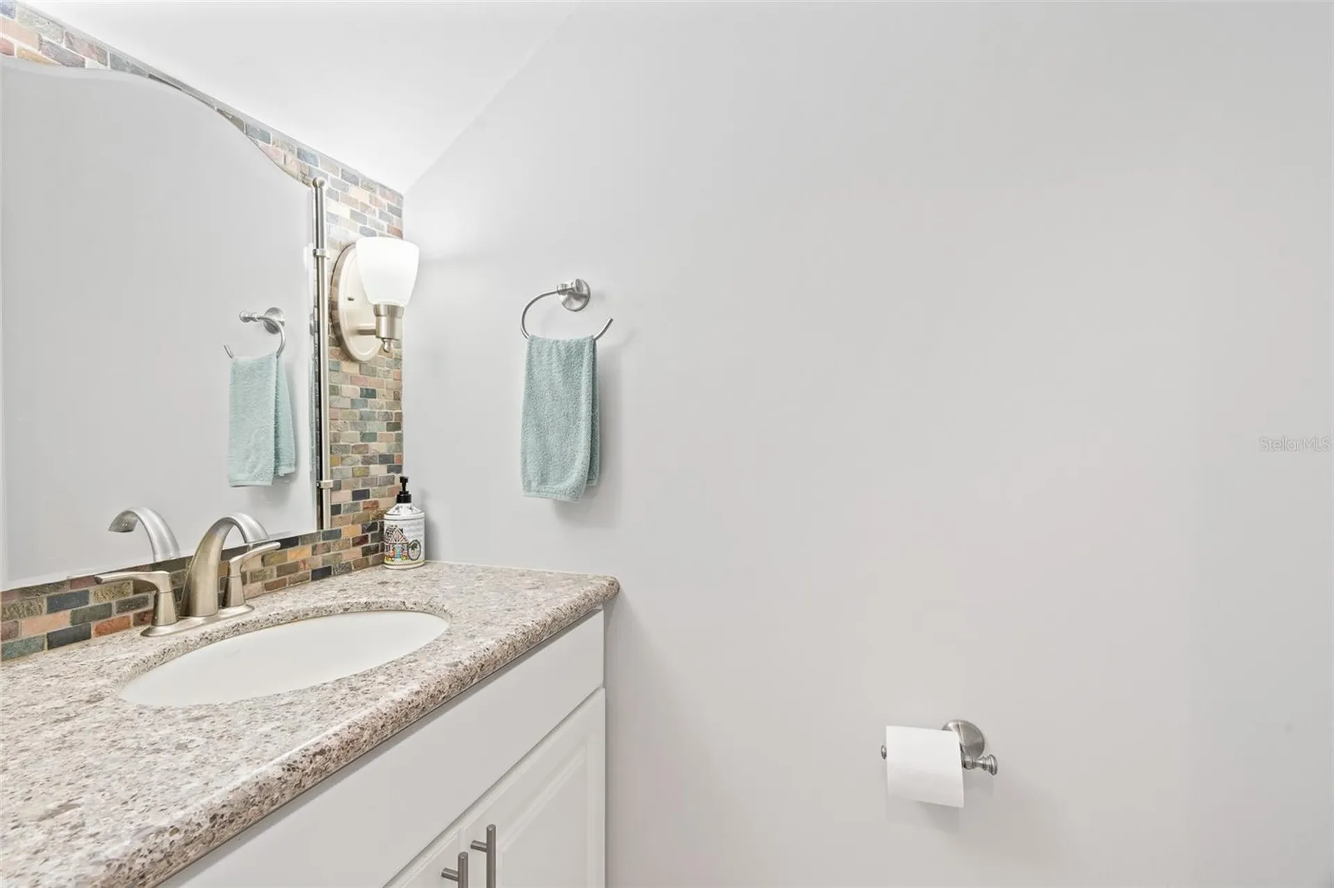 8230 Ambrose Cove Way Orlando FL 32819