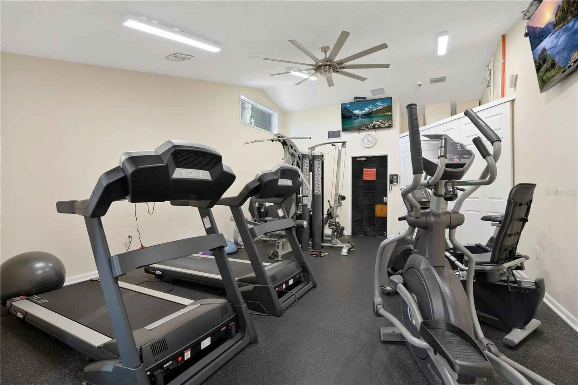 8230 Ambrose Cove Way Orlando FL 32819