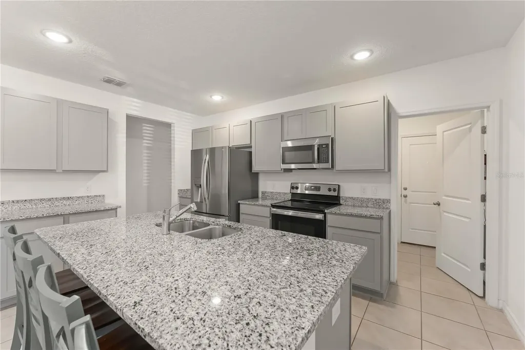 727 Costa Lane Debary FL 32713