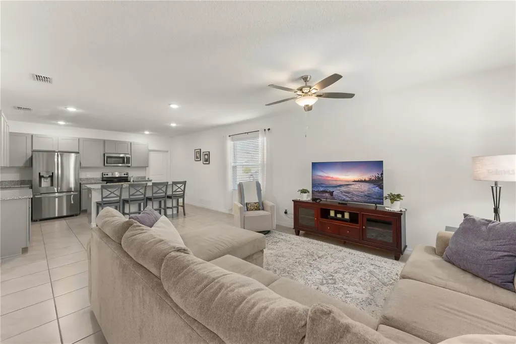 727 Costa Lane Debary FL 32713