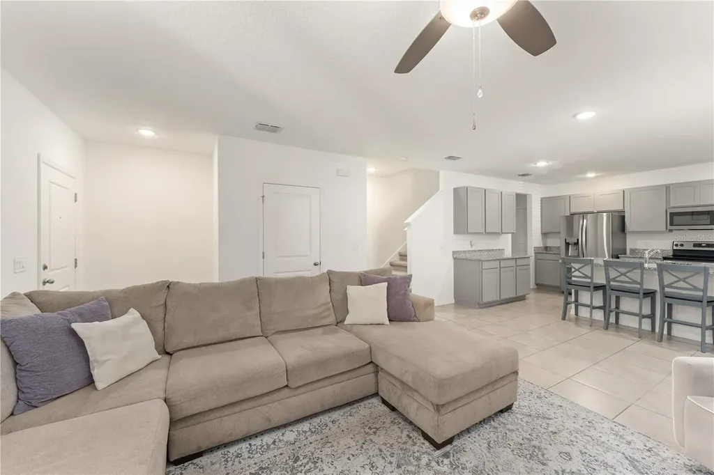 727 Costa Lane Debary FL 32713