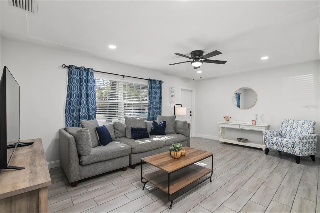 2405 48th Avenue W Bradenton FL 34207