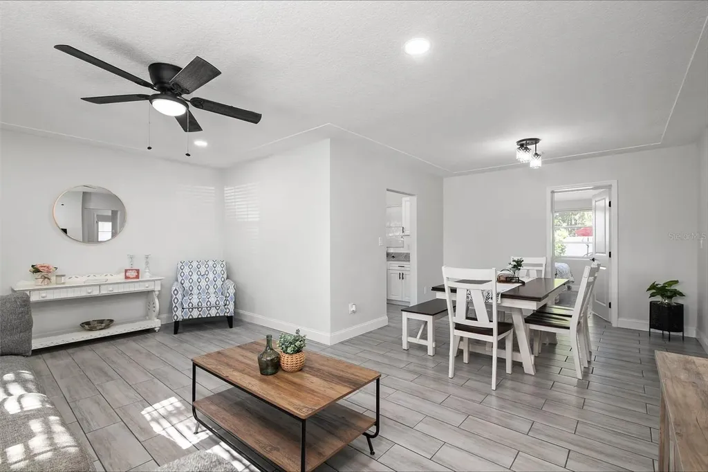 2405 48th Avenue W Bradenton FL 34207
