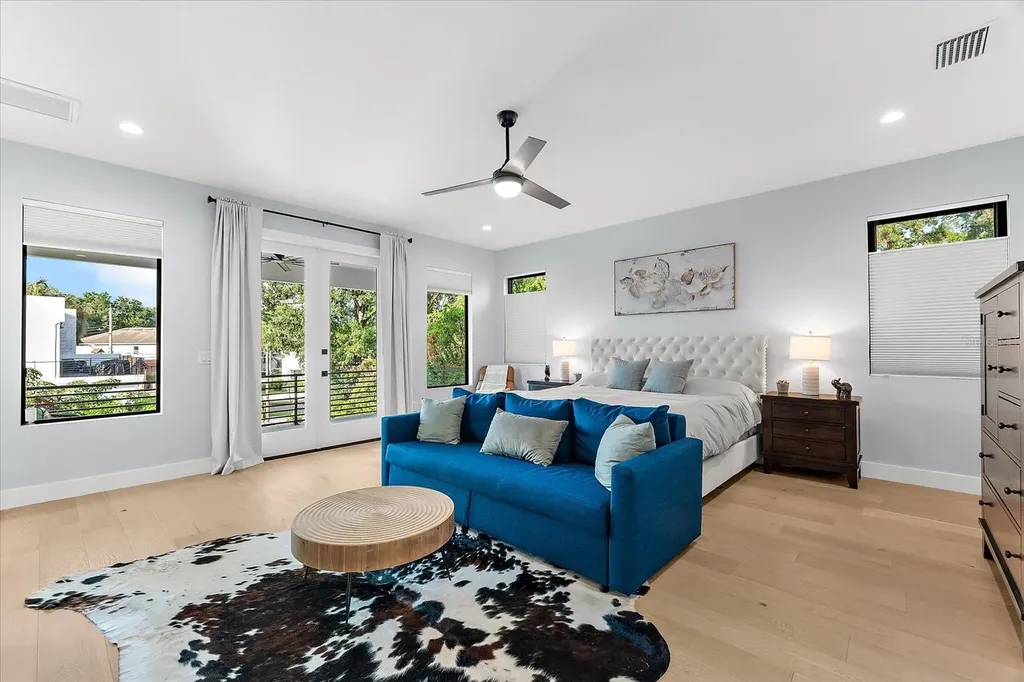 2707 Ridgewood Avenue Tampa FL 33602