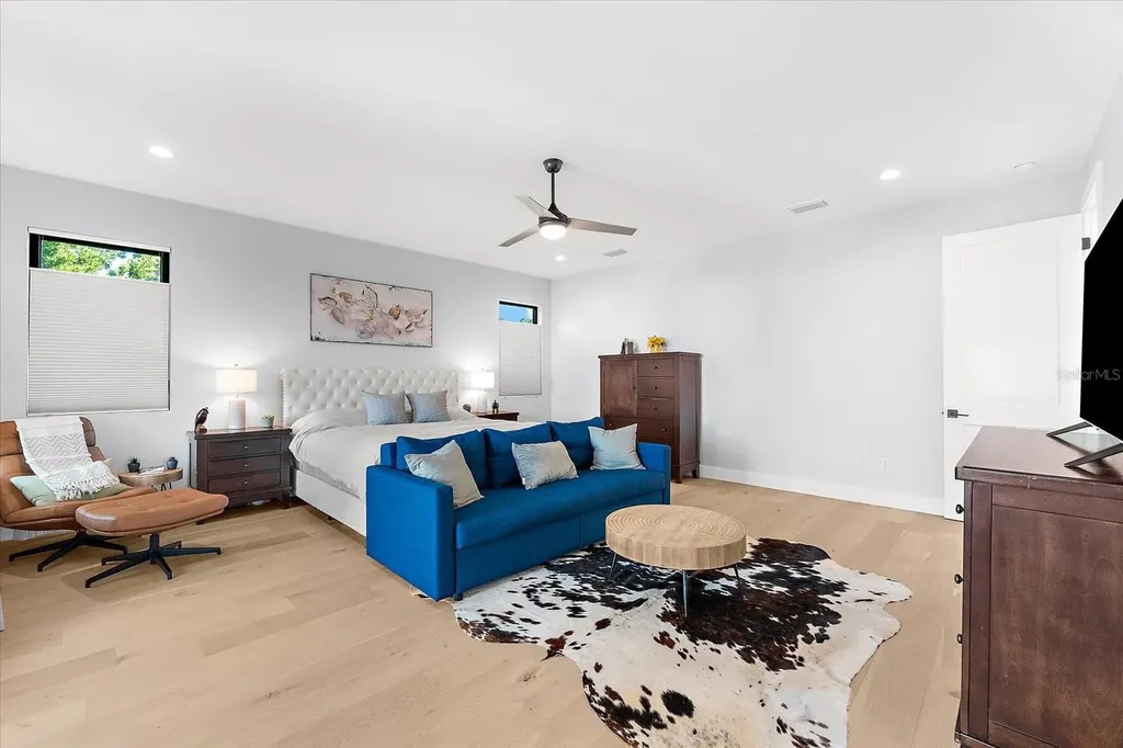 2707 Ridgewood Avenue Tampa FL 33602