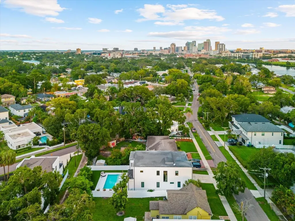 2707 Ridgewood Avenue Tampa FL 33602