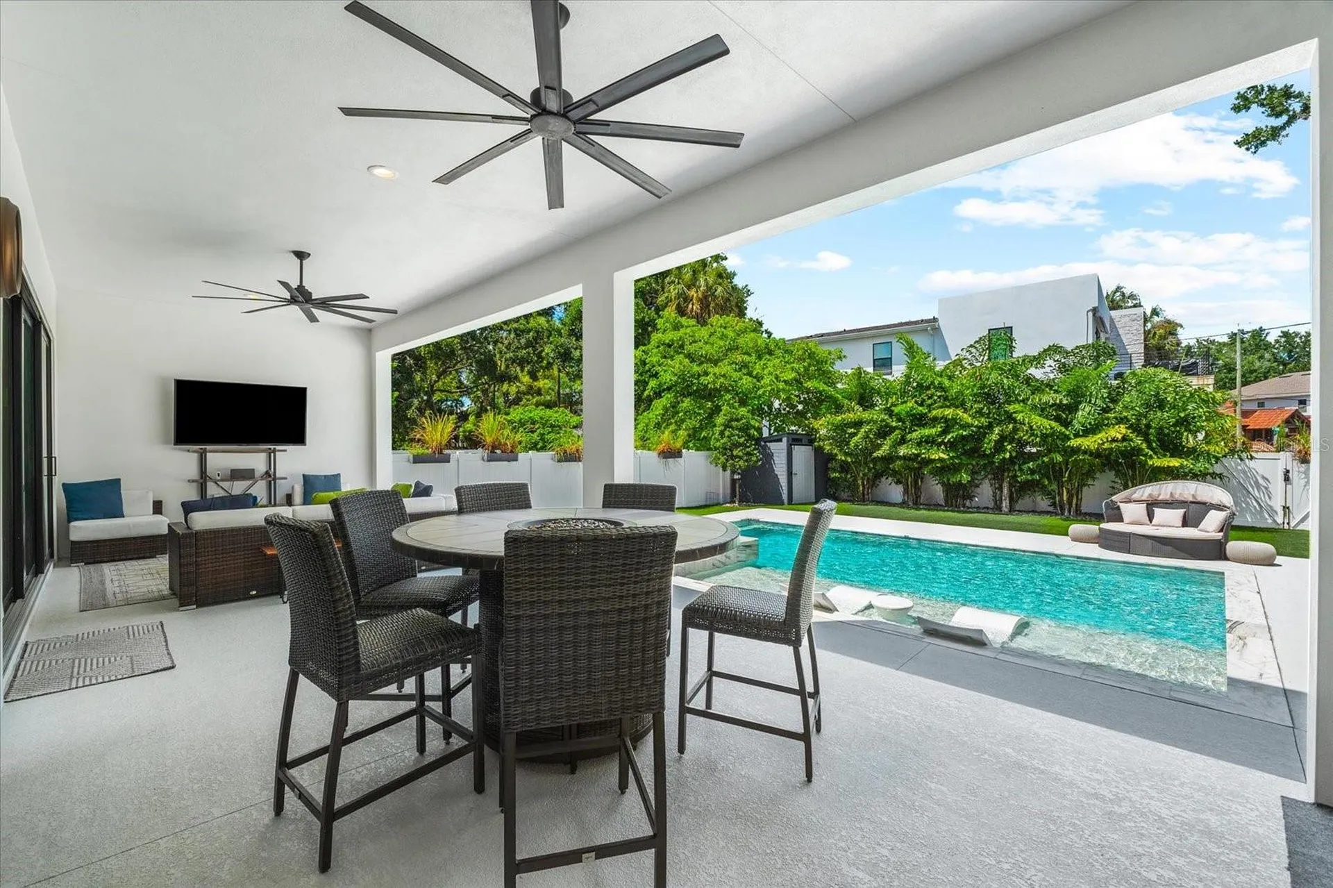 2707 Ridgewood Avenue Tampa FL 33602