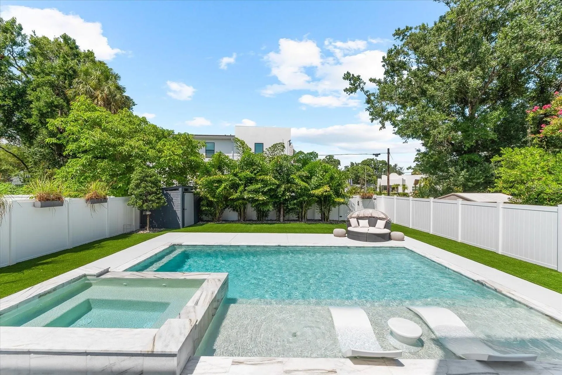 2707 Ridgewood Avenue Tampa FL 33602
