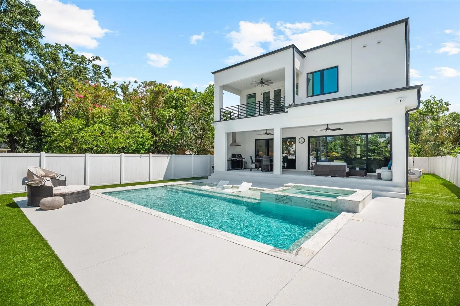 2707 Ridgewood Avenue Tampa FL 33602
