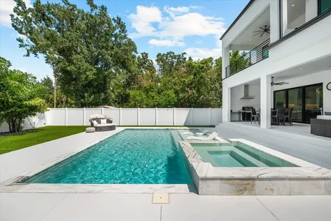 2707 Ridgewood Avenue Tampa FL 33602