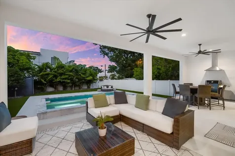 2707 Ridgewood Avenue Tampa FL 33602