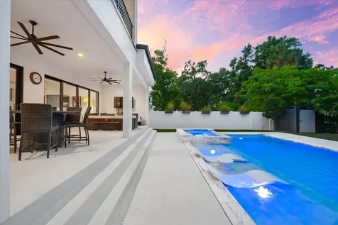 2707 Ridgewood Avenue Tampa FL 33602