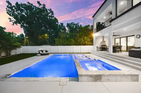 2707 Ridgewood Avenue Tampa FL 33602