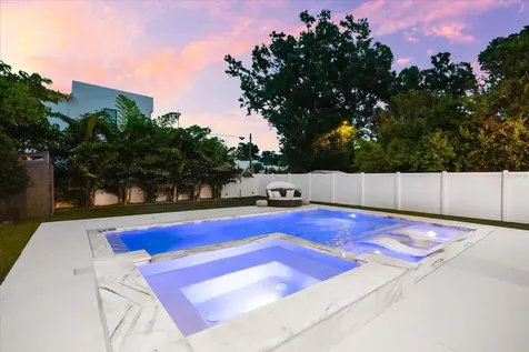 2707 Ridgewood Avenue Tampa FL 33602
