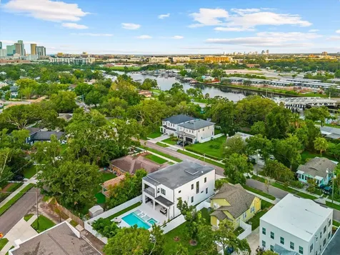 2707 Ridgewood Avenue Tampa FL 33602