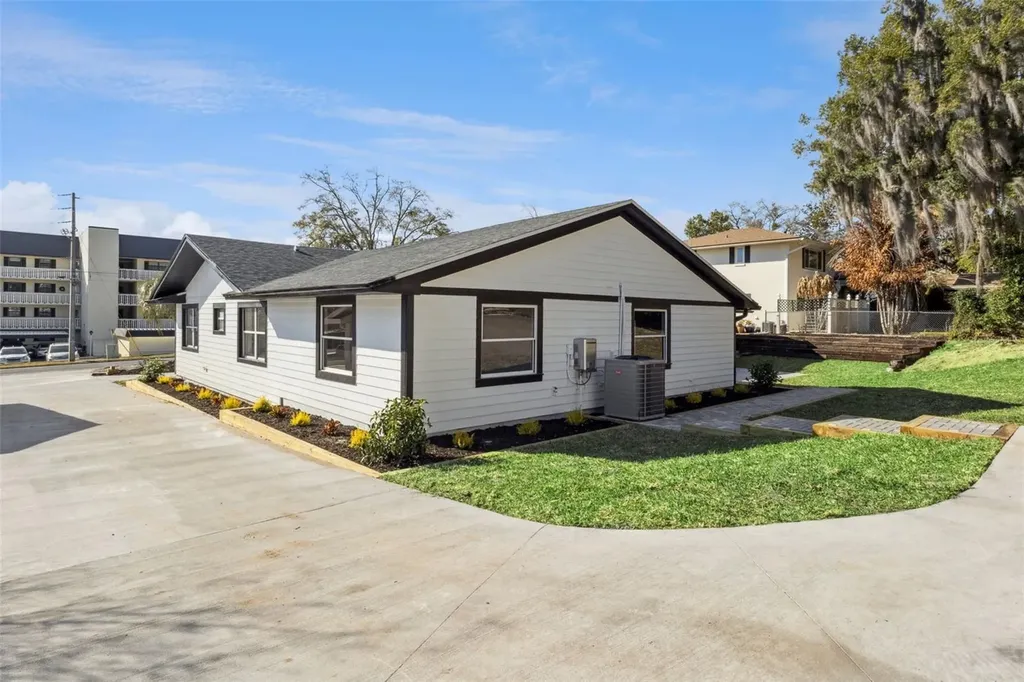 118 N Grandview Street Mount Dora FL 32757
