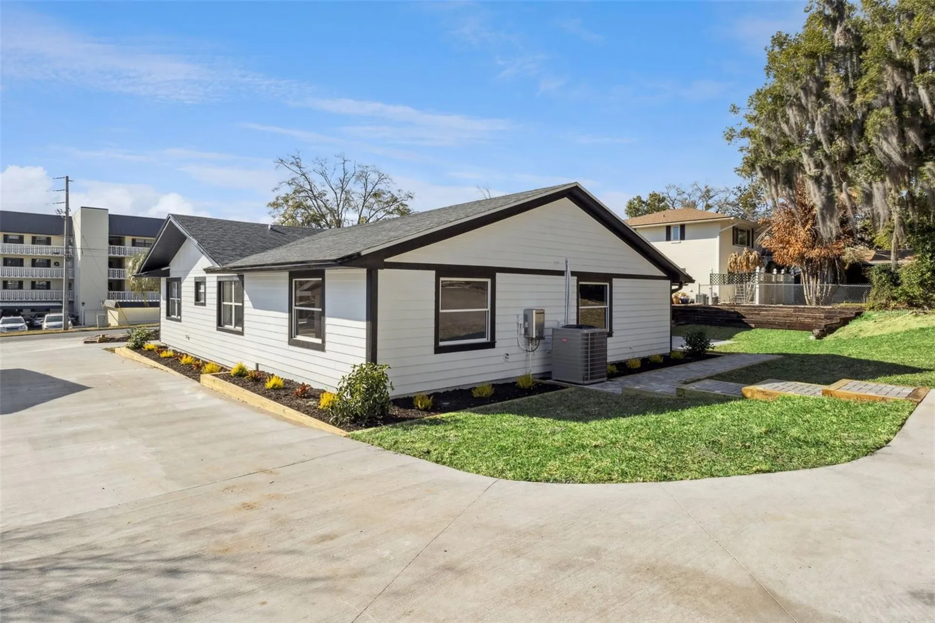 118 N Grandview Street Mount Dora FL 32757