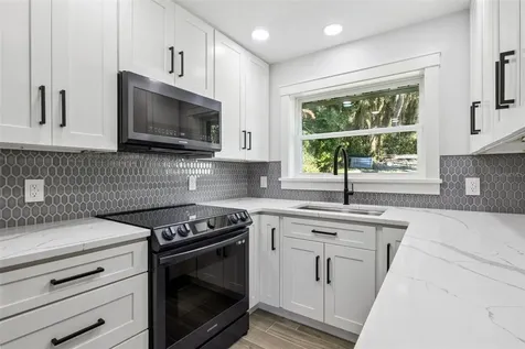 118 N Grandview Street Mount Dora FL 32757