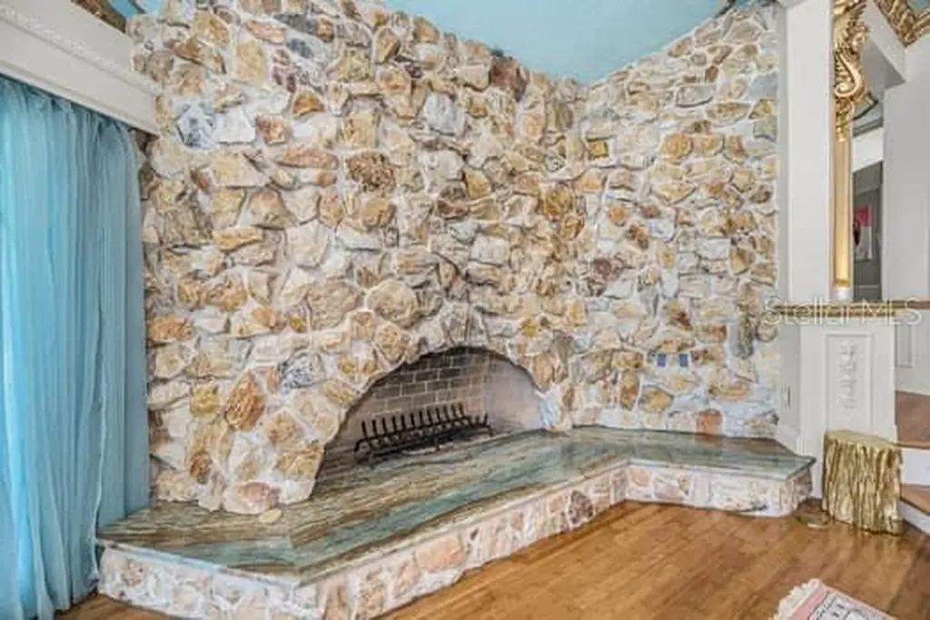 2390 Kent Place Clearwater FL 33764