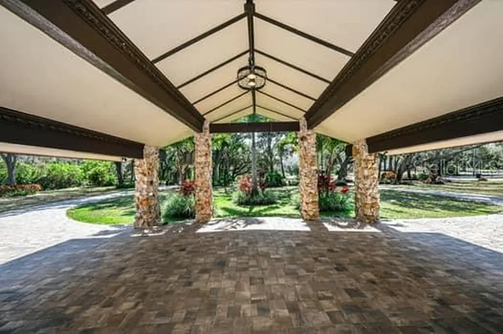 2390 Kent Place Clearwater FL 33764