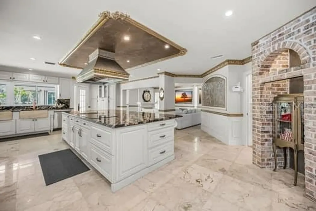 2390 Kent Place Clearwater FL 33764