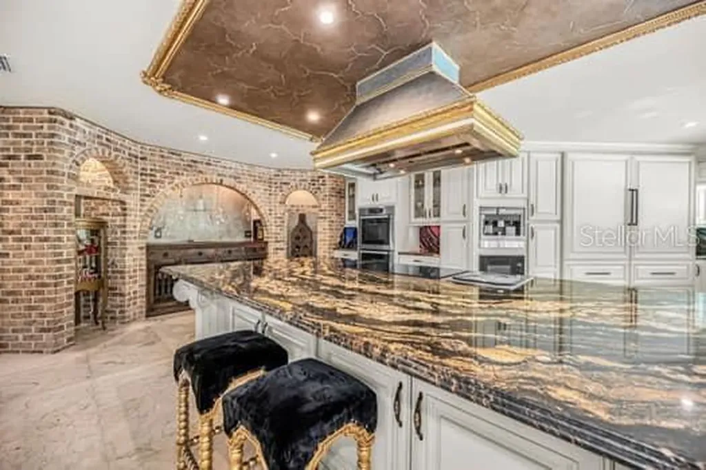 2390 Kent Place Clearwater FL 33764