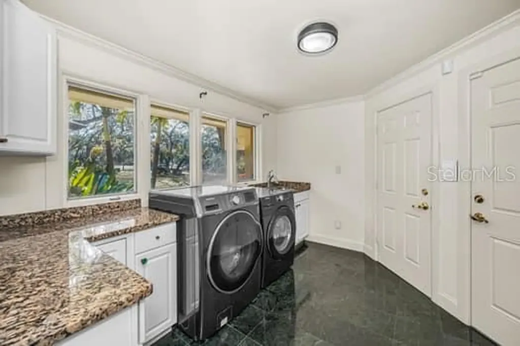 2390 Kent Place Clearwater FL 33764