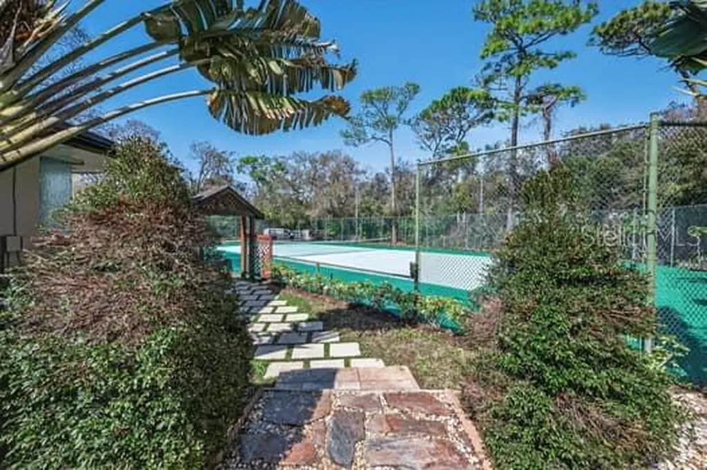 2390 Kent Place Clearwater FL 33764